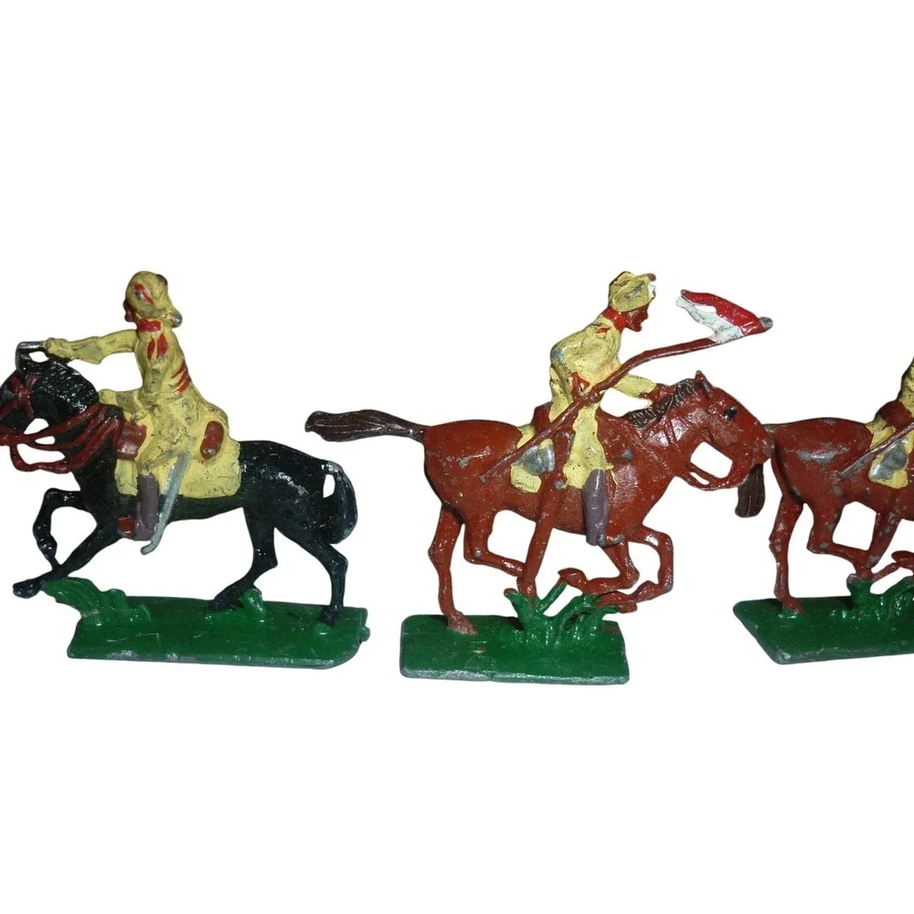 Vintage Union of S Africa Lead Cavalry Toy Soldiers & Japan Flag Bearer Lot 2in